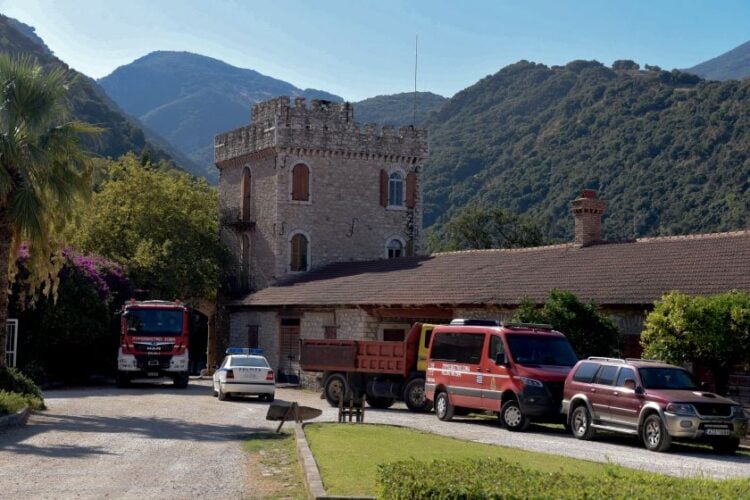 Εικόνα από το ιστορικό οινοποιείο της Πάτρας, Achaia Clauss. Η ζημιά που προκάλεσε η φωτιά είναι ανυπολόγιστη (φωτ.: Ανδρέας Αλεξόπουλος/ EUROKINISSI)