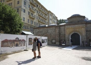 Το Τέμενος Χαμζά Μπέη, το Αλκαζάρ όπως είναι γνωστό στους Θεσσαλονικείς, παραδόθηκε στο κοινό μετά την ολοκλήρωση των εργασιών συντήρησης και αποκατάστασης του μνημείου (φωτ.: ΑΠΕ-ΜΠΕ/ΑΧΙΛΛΕΑΣ ΧΗΡΑΣ)