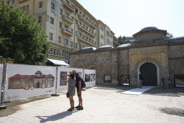 Το Τέμενος Χαμζά Μπέη, το Αλκαζάρ όπως είναι γνωστό στους Θεσσαλονικείς, παραδόθηκε στο κοινό μετά την ολοκλήρωση των εργασιών συντήρησης και αποκατάστασης του μνημείου (φωτ.: ΑΠΕ-ΜΠΕ/ΑΧΙΛΛΕΑΣ ΧΗΡΑΣ)