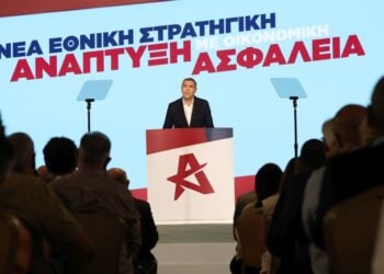 Ο πρόεδρος της Ελληνικής 
Αριστερής Συμπαράταξης Αλέξης Τσίπρας στην παρουσίαση του οικονομικού προγράμματος του κόμματος σε ειδική εκδήλωση στη Θεσσαλονίκη (φωτ.: Βασίλης Βερβερίδης/ MOTION TEAM)