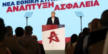 Ο πρόεδρος της Ελληνικής 
Αριστερής Συμπαράταξης Αλέξης Τσίπρας στην παρουσίαση του οικονομικού προγράμματος του κόμματος σε ειδική εκδήλωση στη Θεσσαλονίκη (φωτ.: Βασίλης Βερβερίδης/ MOTION TEAM)