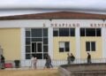 Άποψη του Συνεδριακού Κέντρου Λάρισας όπου διεξάγεται η δίκη για το πολύνεκρο σιδηροδρομικό δυστύχημα στα Τέμπη (φωτ.: Λεωνίδας Τζέκας/ EUROKINISSI)
