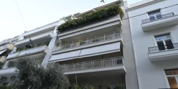 Το ιατρείο στην οδό Καρνεάδου στο Κολωνάκι όπου έπαθε ανακοπή ο Γιώργος Μαζωνάκης (φωτ.: Μιχάλης Παπανικολάου/ EUROKINISS)