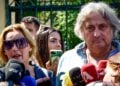 Ο υπνοθεραπευτής Νάσος Κομιανός κατά την προσέλευσή του στον ανακριτή στα δικαστήρια της πρώην Σχολής Ευελπίδων (φωτ.: Μιχάλης Παπανικολάου/EUROKINISSI)