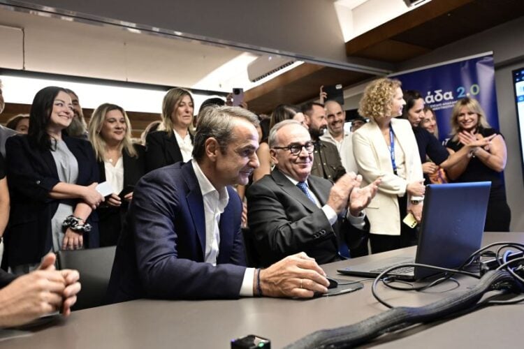 Ο Κυριάκος Μητσοτάκης στα γραφεία της Ειδικής Υπηρεσίας Συντονισμού Ταμείου Ανάκαμψης (φωτ.: Μιχάλης Καραγιάννης/ EUROKINISSI)