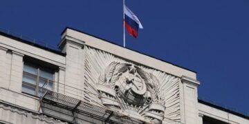 Άποψη του κτηρίου της Κρατικής Δούμας, της Κάτω Βουλής του Ρωσικού Κοινοβουλίου, στη Μόσχα της Ρωσίας (φωτ.: EPA/MAXIM SHIPENKOV)