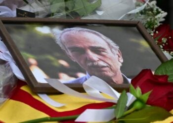 Εικόνα από την πολιτική κηδεία του βουλευτή του ΚΚΕ Σπύρου Χαλβατζή, στο πάρκο Ελευθερίας (πρώην ΕΑΤ-ΕΣΑ) (φωτ.: Τατιάνα Μπόλαρη/EUROKINISSI)