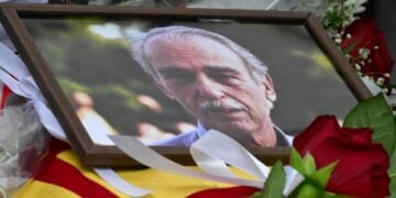 Εικόνα από την πολιτική κηδεία του βουλευτή του ΚΚΕ Σπύρου Χαλβατζή, στο πάρκο Ελευθερίας (πρώην ΕΑΤ-ΕΣΑ) (φωτ.: Τατιάνα Μπόλαρη/EUROKINISSI)
