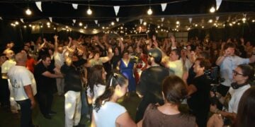 Ομογενείς χορεύουν στο πανηγύρι στο χωριό Τσιντσκάρο της Γεωργίας (φωτ.: facebook.com/yagrek)
