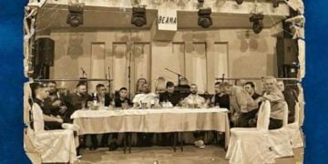Τμήμα της αφίσας του παρακάθ'