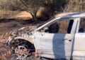 Το καμένο όχημα που εντοπίστηκε στα Βρασνά Θεσσαλονίκης και εξετάζεται αν συνδέεται με την απόδραση κρατουμένου από το Νοσοκομείο Σερρών (φωτ.: ThessPost)