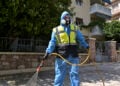 Ψεκασμοί κατά των κουνουπιών για την καταπολέμηση του ιού του δυτικού Νείλου, στο Παλαιό Φάληρο (φωτ.: EUROKINISSI / Μιχάλης Παπανικολάου)