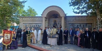 Στο Μνημείο Προσφυγικού Ελληνισμού στο Ελευθέριο, Κυριακή 13 Σεπτεμβρίου 2026 (φωτ.: Μητρόπολη Νεαπόλεως και Σταυρουπόλεως / Μαρία Χαραλαμπίδου)