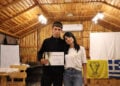 Στιγμιότυπο από δράση της Ένωσης Ελληνικών Κοινοτήτων Αρμενίας, με την ελληνική και την ποντιακή σημαία στο φόντο (φωτ. αρχείου: Facebook / Union of Greek Communities of Armenia)