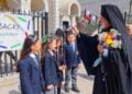 O αρχιεπίσκοπος Αμερικής Ελπιδοφόρος στον Αγιασμό στο Λύκειο του Ελληνικού Σχολείου στον Άγιο Νικόλαο στην Αστόρια (φωτ.: GANP/Dimitrios Panagos)