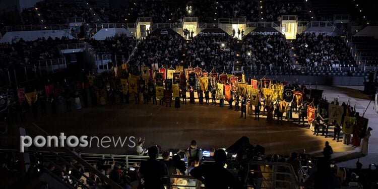 Στιγμιότυπο από την έναρξη του 20ού Φεστιβάλ Ποντιακών Χορών, στο PAOK Sports Arena. Σάββατο 26 Σεπτεμβρίου 2026 (φωτ.: Βασίλης Καρυοφυλλίδης)