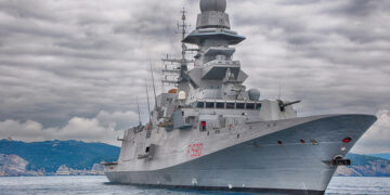 Η ιταλική φρεγάτα Carlo Bergamini (F-590), μία από τις δύο FREMM που πρόκειται να αποκτήσει το Πολεμικό Ναυτικό (φωτ.: Marina Militare)