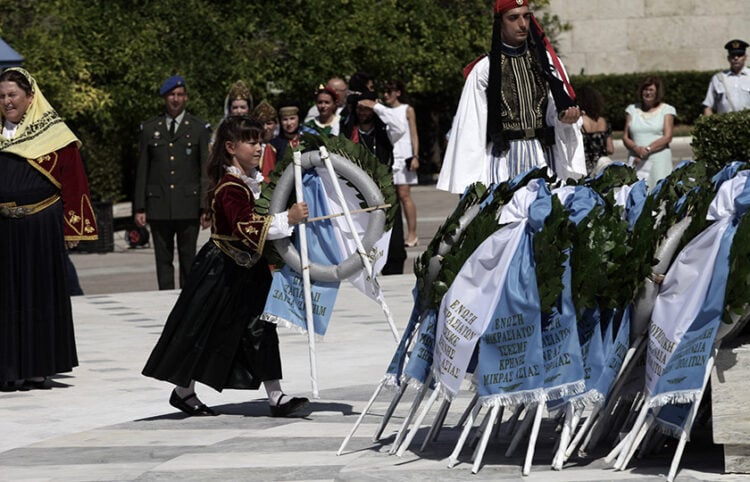 Κατάθεση στεφάνων στο Μνημείο του Άγνωστου Στρατιώτη, για την Ημέρα Μνήμης της Γενοκτονίας των Ελλήνων της Μικράς Ασίας. Κυριακή 17 Σεπτεμβρίου 2017
(φωτ.: EUROKINISSI / Γιάννης Παναγόπουλος)