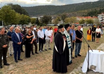 Ο μητροπολίτης Καστορίας τέλεσε την επιμνημόσυνη δέηση για τους καταδικασθέντες από τα Δικαστήρια Ανεξαρτησίας. Σάββατο 19 Σεπτεμβρίου 2026 (φωτ.: fouit.gr)