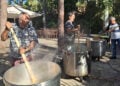 Η παρασκευή του κεσκεκιού στα «Ξύλινα» της Καισαριανής (φωτ.: Δήμος Καισαριανής)