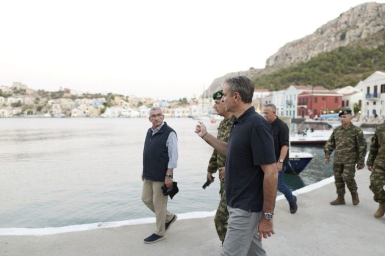 Εικόνα από την επίσκεψη του Κυριάκου Μητσοτάκη στο Καστελλόριζο (φωτ.: Γρ.Τύπου Πρωθυπουργού/ Δημήτρης Παπαμήτσος/ EUROKINISSI)