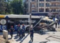 Το λεωφορείο που έπεσε σε στάση, στη Νεάπολη Θεσσαλονίκης. Τετάρτη 9 Σεπτεμβρίου 2026 (φωτ.: thestival.gr)