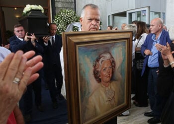 Κόσμος παρίσταται στην πολιτική κηδεία της Μαργαρίτας Παπανδρέου, στο Α' Νεκροταφείο Αθηνών. Κυριακή 20 Σεπτεμβρίου 2026 (φωτ.: ΑΠΕ-ΜΠΕ / Ορέστης Παναγιώτου)