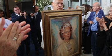 Κόσμος παρίσταται στην πολιτική κηδεία της Μαργαρίτας Παπανδρέου, στο Α' Νεκροταφείο Αθηνών. Κυριακή 20 Σεπτεμβρίου 2026 (φωτ.: ΑΠΕ-ΜΠΕ / Ορέστης Παναγιώτου)