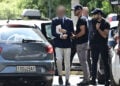 Ο κατηγορούμενος γιατρός στην υπόθεση θανάτου του Γιώργου Μαζωνάκη οδηγούνται στον ανακριτή, 14 Σεπτεμβρίου 2026 (φωτ.: EUROKINISSI / Μιχάλης Καραγιάννης)