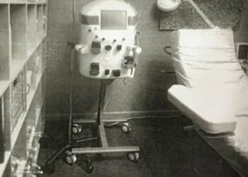 Στιγμιότυπο από το εσωτερικό του ιατρείου στο Κολωνάκι (πηγή: ΕΡΤ)