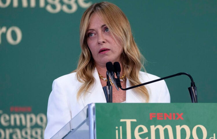 Η πρωθυπουργός της Ιταλίας Τζόρτζια Μελόνι μιλά κατά τη διάρκεια του κομματικού φεστιβάλ νεολαίας «Fenix, il tempo del coraggio», στις 20 Σεπτεμβρίου 2026 (φωτ.: EPA / Massimo Percossi)