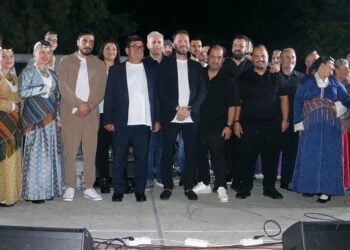 Στο ανοιχτό θέατρο Κρύας Βρύσης στην Πολίχνη, για τον Στάθη Νικολαΐδη. Δευτέρα 14 Σεπτεμβρίου 2026 (φωτ.: Facebook / Δημήτρης Ασλανίδης - Δήμαρχος Παύλου Μελά)