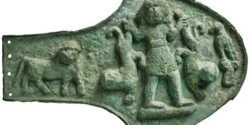 9ος αι. π.Χ., χαλκός, Ιερό Δαφνηφόρου Απόλλωνα, Ερέτρια (φωτ.: Εφορεία Αρχαιοτήτων Εύβοιας / Ανδρέας Σκιαδαρέσης)
