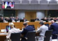 Στιγμιότυπο από το Συμβούλιο Υπουργών Άμυνας της ΕΕ στις Βρυξέλλες, κατά τη συμμετοχή του υπουργού Άμυνας της Ουκρανίας μέσω τηλεδιάσκεψης. Δευτέρα 28 Σεπτεμβρίου 2026 (φωτ.: European Union)