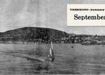 Η Τραπεζούντα από τη θάλασσα στις αρχές του 20ού αιώνα. Στο ένθετο, απόσπασμα της δημοσιευμένης προξενικής αναφοράς για την κορύφωση της επιδημίας χολέρας στις 25 Σεπτεμβρίου 1910 (φωτ.: αδελφοί Κακούλη / Wikimedia Commons· ένθετο: Public Health Reports / CDC)