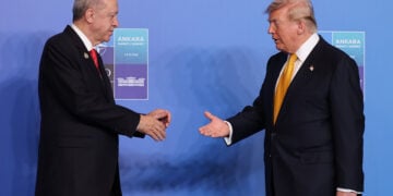 Ερντογάν και Τραμπ στη Σύνοδο Κορυφής του ΝΑΤΟ που έγινε στην Άγκυρα στις 8 Ιουλίου 2026 (φωτ.: EPA / Georgi Licovski)
