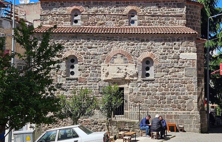 Ο ναός της Αγίας Άννας (σήμερα Küçük Ayvasıl Kilisesi) στην Τραπεζούντα (φωτ.: Selin Sur, 2025)