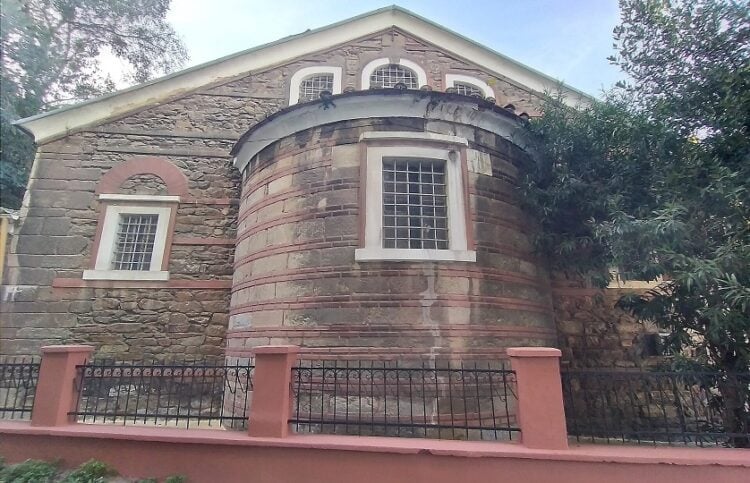 Η Εκκλησία του Αγίου Χαραλάμπους στο Βεβέκι της Κωνσταντινούπολης (φωτ.: Ahmet Yurtbakan / Wikimedia Commons, CC BY-SA 4.0)