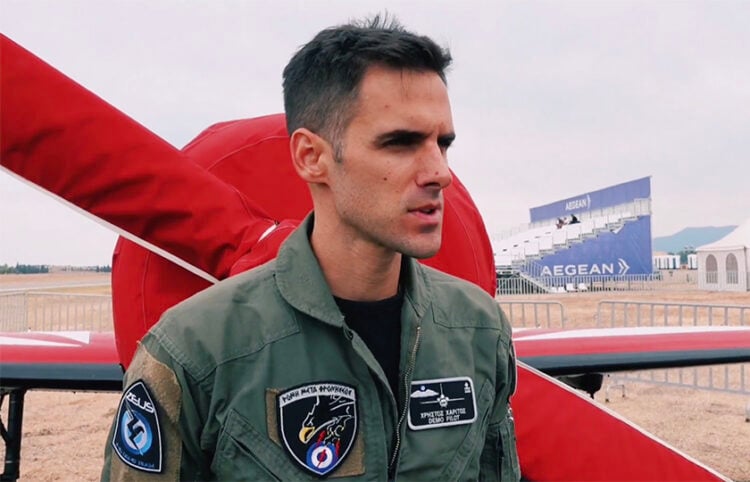 Ο επισμηναγός Χαρίτος θα χαράξει και φέτος τον ουρανό της Θεσσαλονίκης (φωτ.: ΑΠΕ-ΜΠΕ)