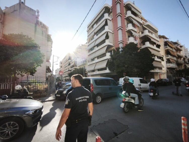 Εικόνα από την περιοχή όπου εντοπίστηκαν τα δύο ύποπτα φιαλίδια (φωτ.: Γιάννης Παναγόπουλος/EUROKINISSI)