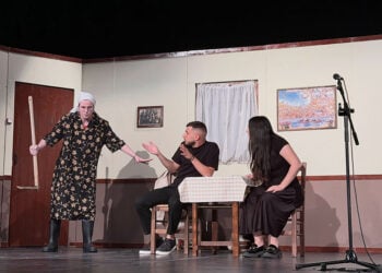 Στιγμιότυπο από την «Παλαλέσα» του Ιωάννη Κοσμίδη (φωτ.: Facebook / Σύλλογος Ποντίων Ασπροπύργου «Οι Ακρίτες Του Πόντου»)