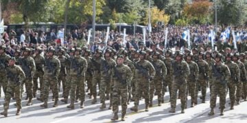 Σε αντίθεση με τις μαθητικές παρελάσεις, κάποιες από τις οποίες θα ακυρωθούν, η στρατιωτική παρέλαση στη Θεσσαλονίκη για την Εθνική Επέτειο της 28ης Οκτωβρίου 1940, θα πραγματοποιηθεί κανονικά (φωτ. αρχείου: Βασίλης Βερβερίδης/ΜΟΤΙΟΝΤΕΑΜ)