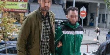 Στα δικαστήρια στη Θεσσαλονίκη για να απολογηθεί ο 22χρονος  κατηγορούμενος για την προμήθεια ναρκωτικών ουσιών στην 20χρονη που κατέληξε μετά τη χρήση MDMA (φωτ.: Νάσος Σιμόπουλος/ EUROKINISSI)
