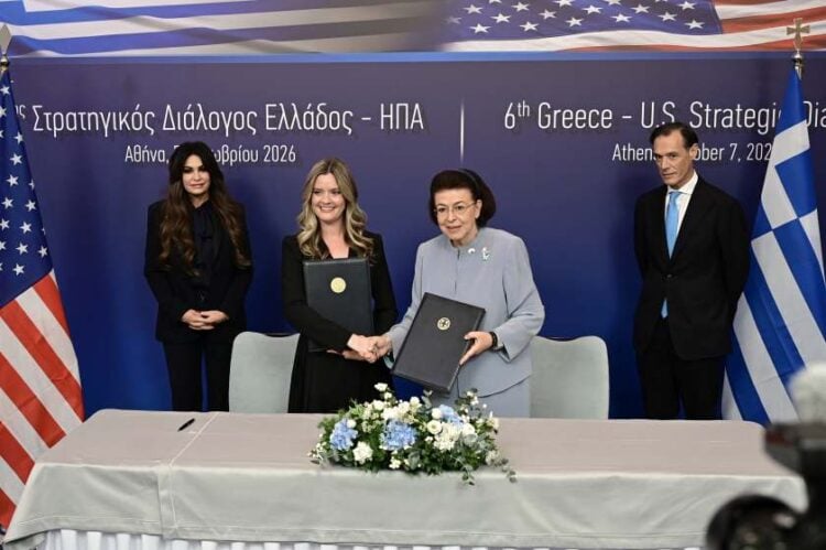 Στιγμιότυπο από την ανανέωση του Μνημονίου Κατανόησης για την προστασία της πολιτιστικής κληρονομιάς και την καταπολέμηση της παράνομης διακίνησης πολιτιστικών αγαθών. Τετάρτη 7 Οκτωβρίου 2026 (φωτ.: EUROKINISSI / Μιχάλης Καραγιάννης)