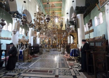 Έλληνες μοναχοί στο ναό της Μονής Αγίας Αικατερίνης στο Σινά της Αιγύπτου, στις 19 Οκτωβρίου 2018 (φωτ. αρχείου: EPA / Khaled Elfiqi)