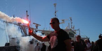 Συγκέντρωση διαμαρτυρίας από επαγγελματίες αλιείς στο παραλιακό μέτωπο της Θεσσαλονίκης. Κυριακή 4 Οκτωβρίου 2026 (φωτ.: EUROKINISSI / Νάσος Σιμόπουλος)