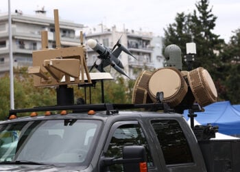 Το Όχημα Διοίκησης και Ελέγχου Drone Dome στη στρατιωτική παρέλαση της Θεσσαλονίκης.  Τετάρτη 28 Οκτωβρίου 2026 (φωτ.: ΜΟΤΙΟΝΤΕΑΜ / Βασίλης Βερβερίδης)