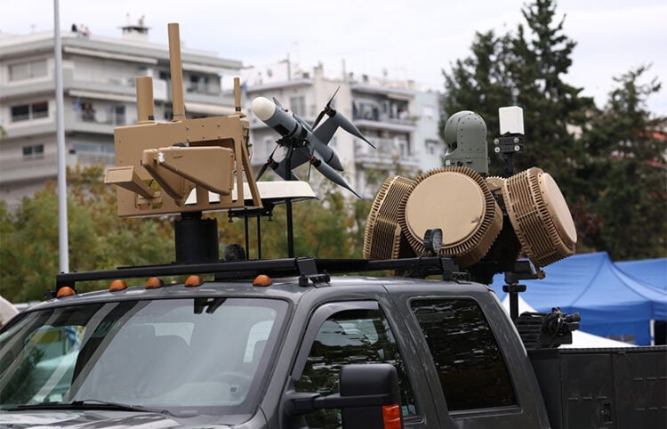 Το Όχημα Διοίκησης και Ελέγχου Drone Dome στη στρατιωτική παρέλαση της Θεσσαλονίκης. Τετάρτη 28 Οκτωβρίου 2026 (φωτ.: ΜΟΤΙΟΝΤΕΑΜ / Βασίλης Βερβερίδης)