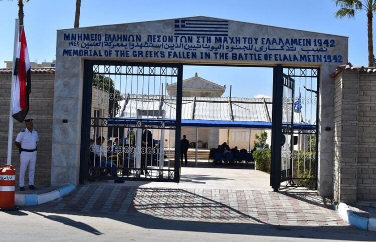 (Φωτ.: ΑΠΕ-ΜΠΕ: 28ης Οκτωβρίου/Αλεξανδρινός Ταχυδρόμος, Γρηγόρης Χαλκιόπουλος και Ελ Αλαμέιν/ Νέο Φως Καΐρου)