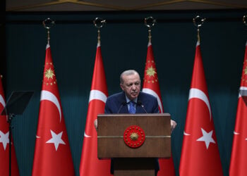 Ο Ρετζέπ Ταγίπ Ερντογάν κάνει δηλώσεις μετά τη συνεδρίαση του υπουργικού συμβουλίου. Δευτέρα 26 Οκτωβρίου 2026 (φωτ.: Προεδρία της Δημοκρατίας της Τουρκίας)